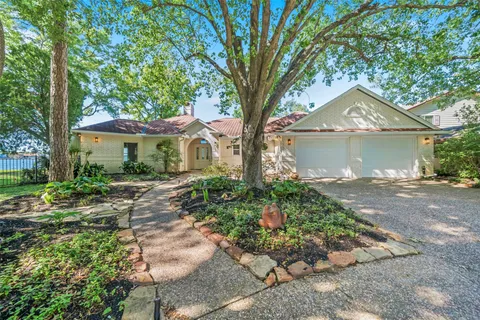$939,000 | 7 Brookhaven Point, Montgomery, TX 77356