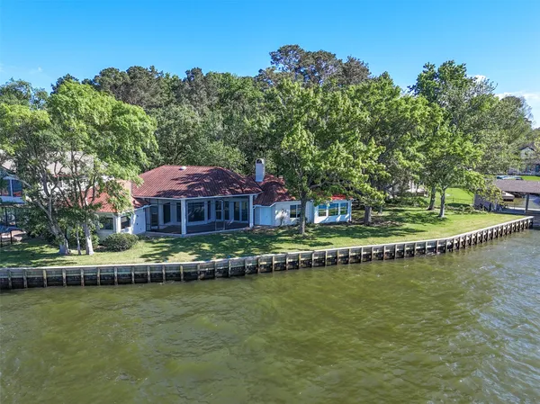 $939,000 | 7 Brookhaven Point, Montgomery, TX 77356