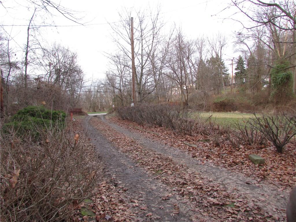 3600 West Run Road Munhall, PA 15120 - Photo 20 of 24 Entry view looking at Gates Drive.