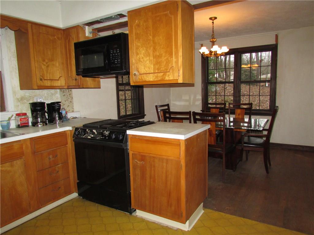3600 West Run Road Munhall, PA 15120 - Photo 21 of 24 View from Kitchen into Dining Room.