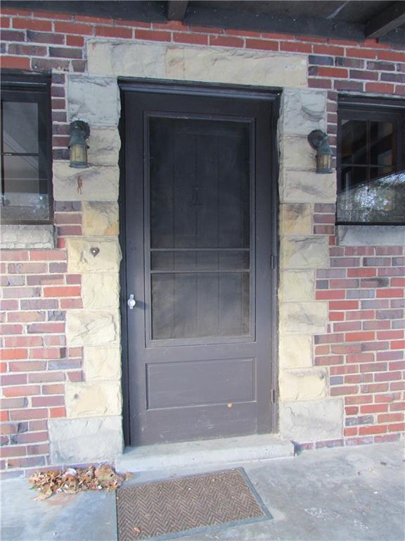 Beautiful entry to home