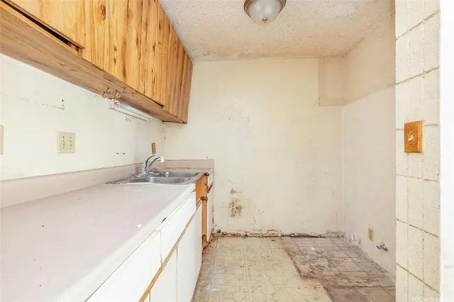 $304,000 | 1720 Huna Street, Unit B206, Honolulu, HI 96817