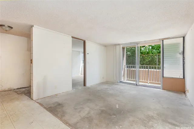 $304,000 | 1720 Huna Street, Unit B206, Honolulu, HI 96817