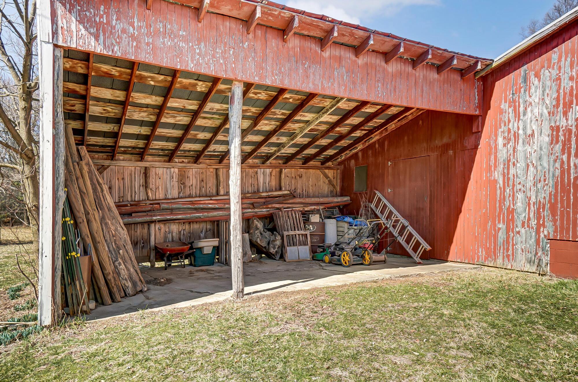 11135 Basil Road Northwest Baltimore, OH 43105 - Photo 66 of 80 Livestock Barn - 11135 Basil Road NW, Baltimore, OH 43105