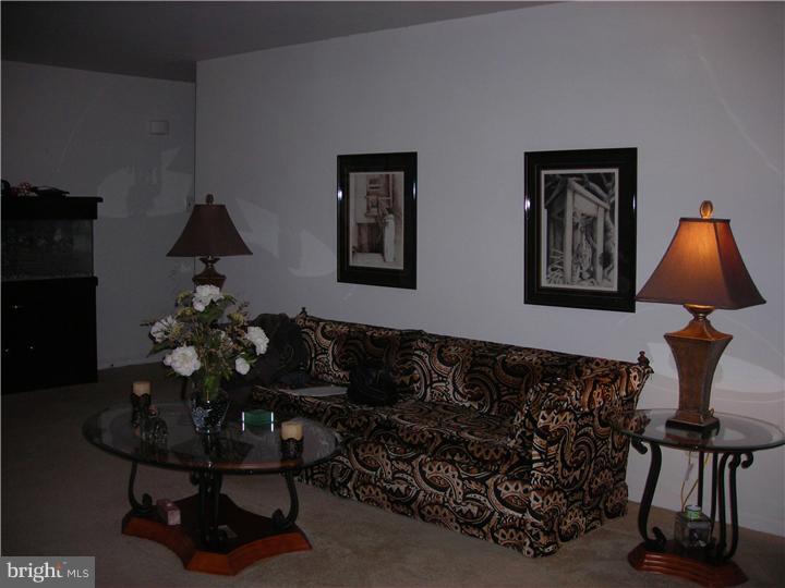 30 Parkview Road Cheltenham, PA 19012 - Photo 2 of 21 Living Room