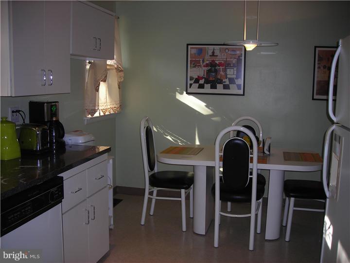 30 Parkview Road Cheltenham, PA 19012 - Photo 11 of 21 Breakfast Room
