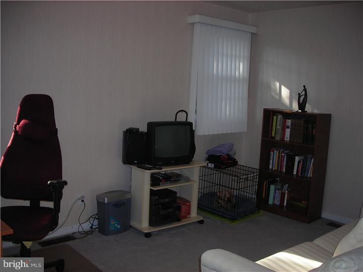 30 Parkview Road Cheltenham, PA 19012 - Photo 16 of 21 Bedroom 2