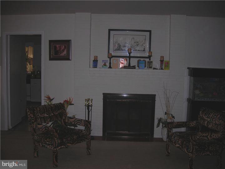 30 Parkview Road Cheltenham, PA 19012 - Photo 3 of 21 Living Room