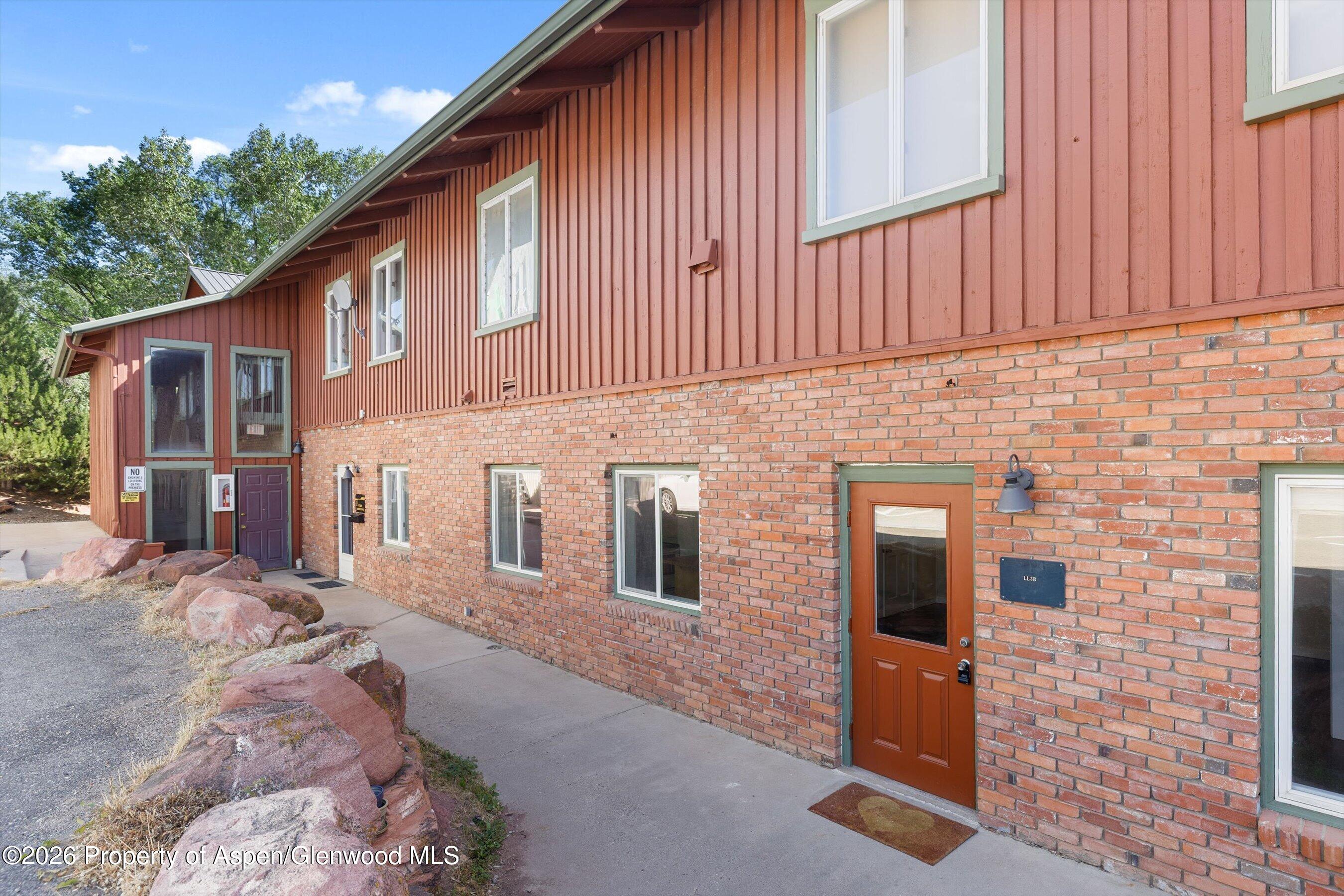 1101 Village Road, Unit LL3B Carbondale, CO 81623 - Photo 18 of 22 18-1101VillageRd_UnitLL3B_2606_2672