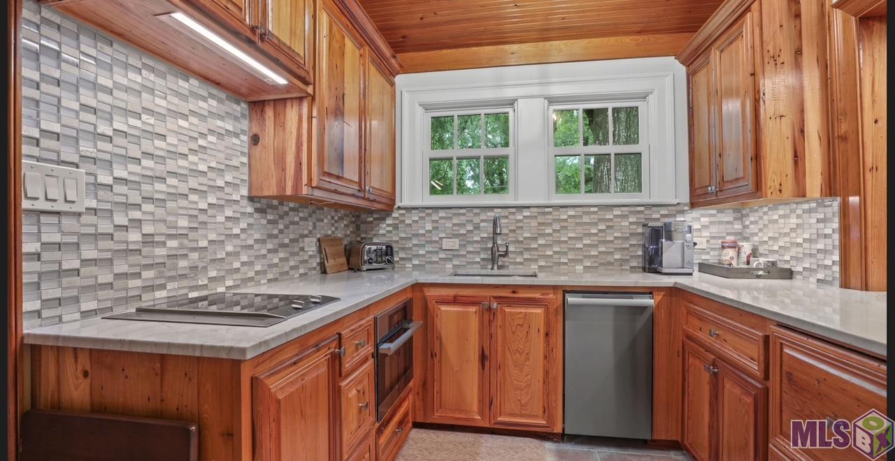 6326 Highland Road Baton Rouge, LA 70808 - Photo 27 of 42 Guest House Kitchen
