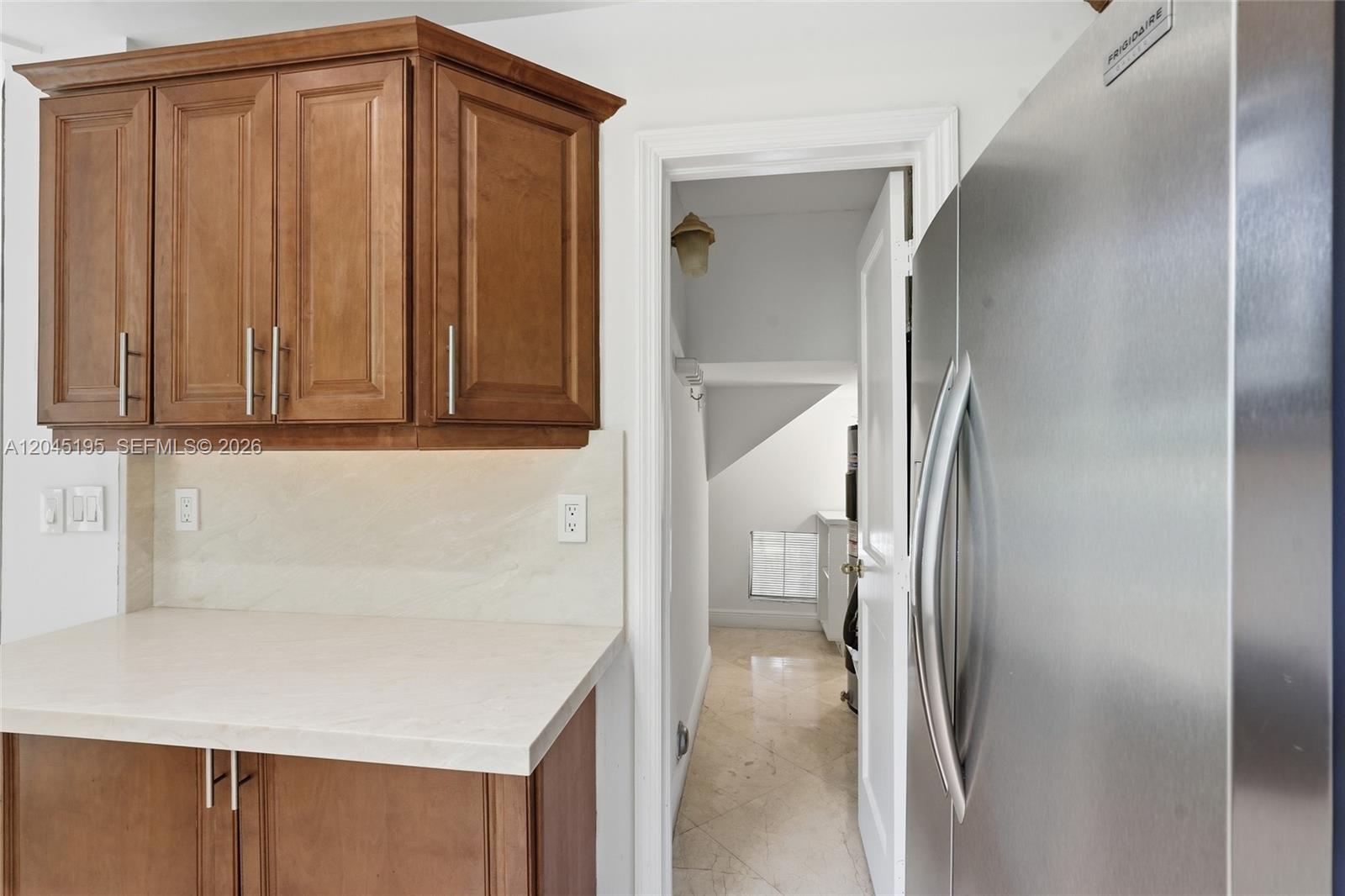 592 Fernwood Road, Unit B Key Biscayne, FL 33149 - Photo 12 of 36 Gallery Image 12