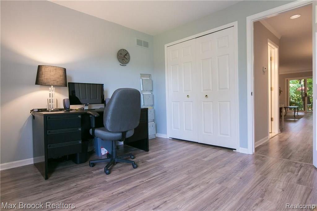 1655 Huntington Park Rochester Hills, MI 48309 - Photo 31 of 40