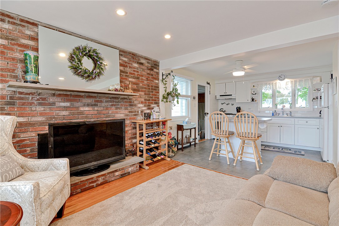 161 Beardsworth Road Tiverton, RI 02878 - Photo 18 of 38