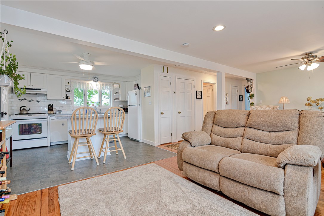 161 Beardsworth Road Tiverton, RI 02878 - Photo 19 of 38
