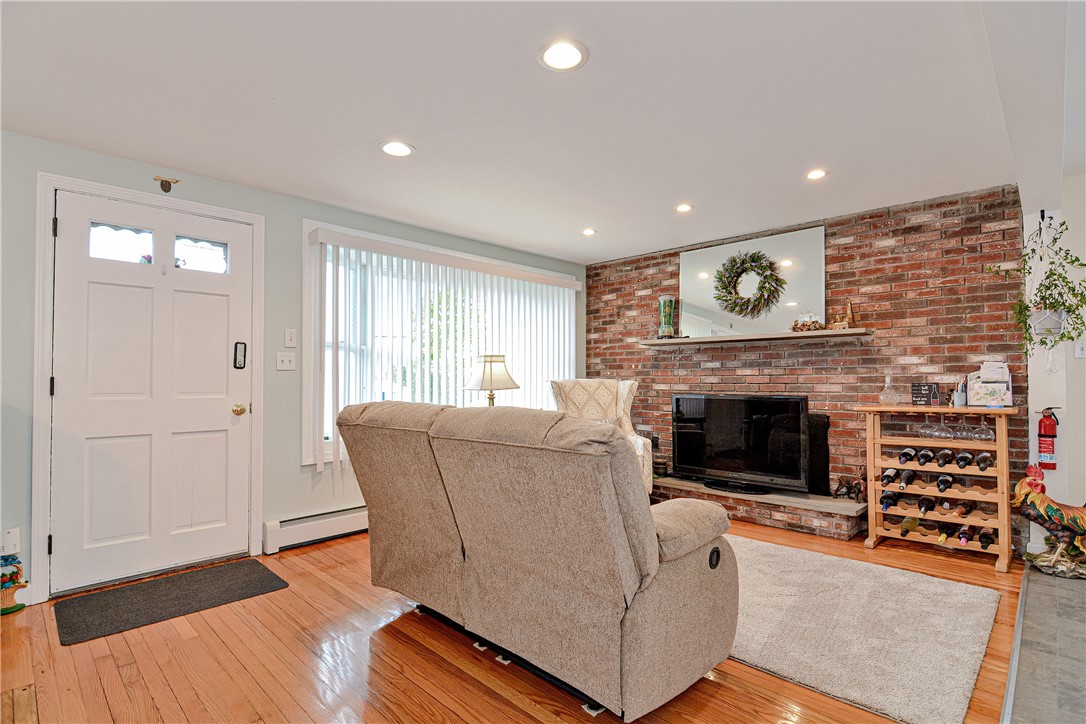 161 Beardsworth Road Tiverton, RI 02878 - Photo 21 of 38