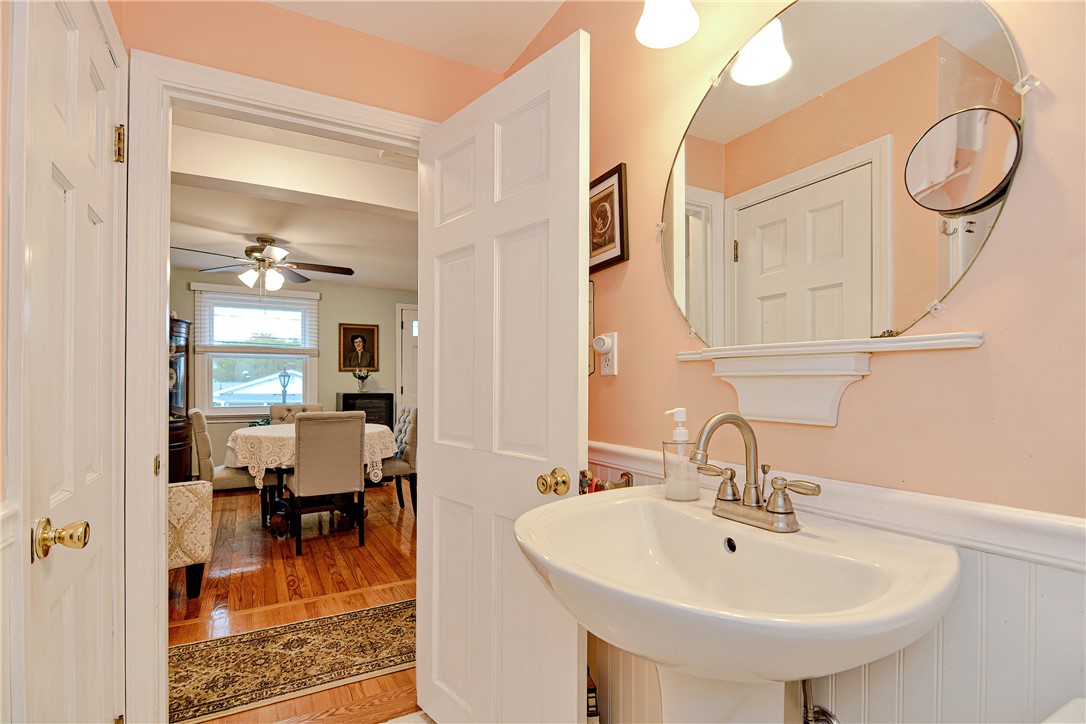 161 Beardsworth Road Tiverton, RI 02878 - Photo 28 of 38