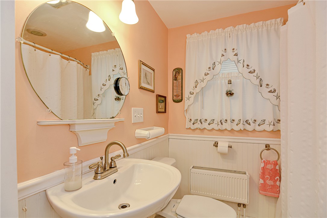 161 Beardsworth Road Tiverton, RI 02878 - Photo 29 of 38