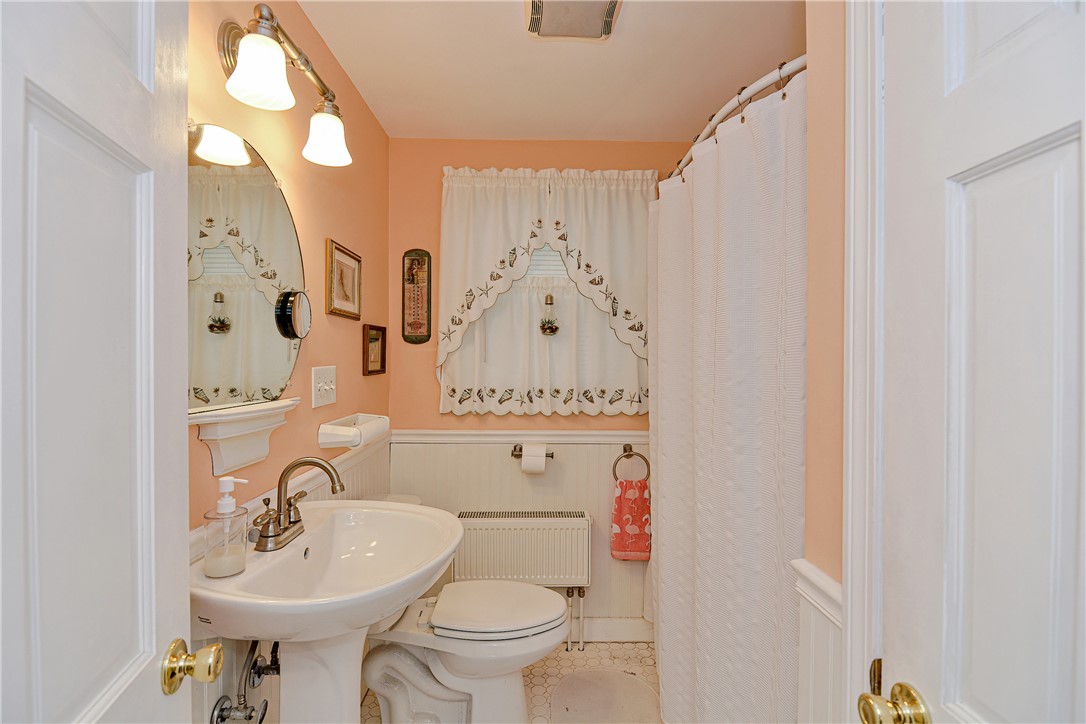 161 Beardsworth Road Tiverton, RI 02878 - Photo 30 of 38