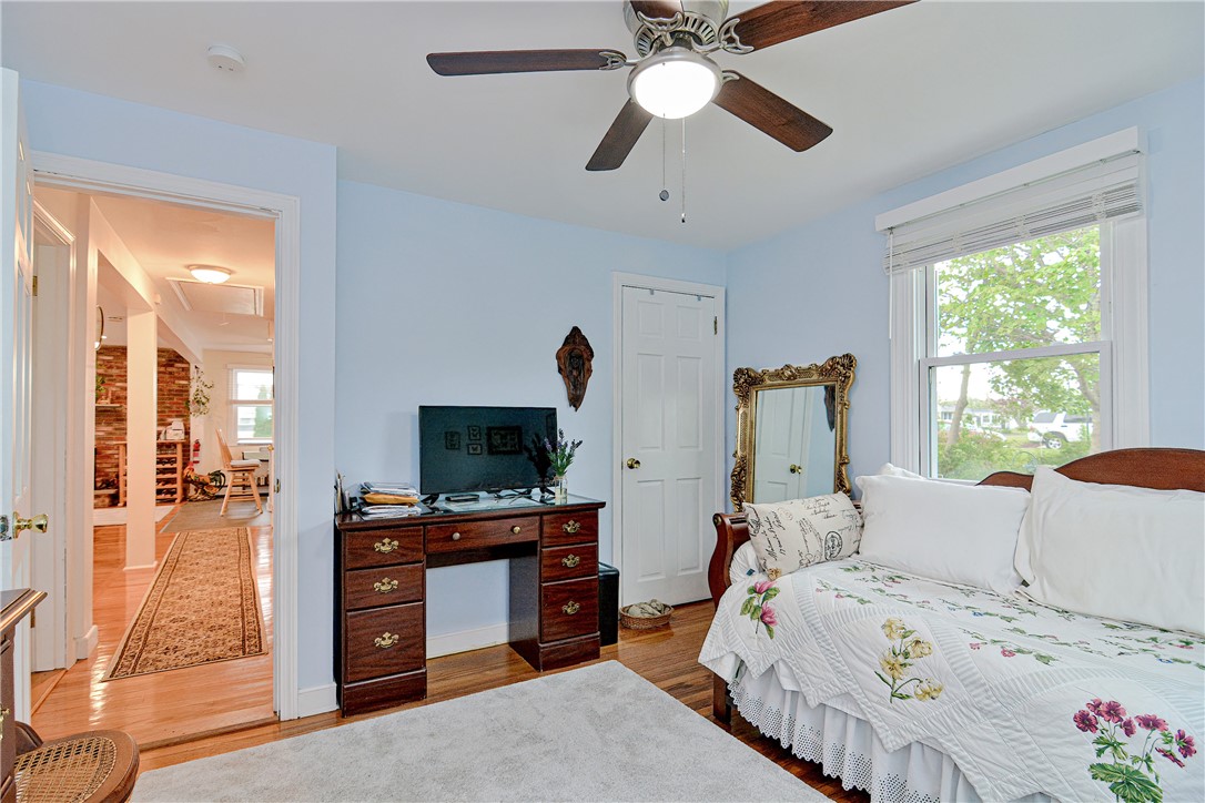 161 Beardsworth Road Tiverton, RI 02878 - Photo 32 of 38