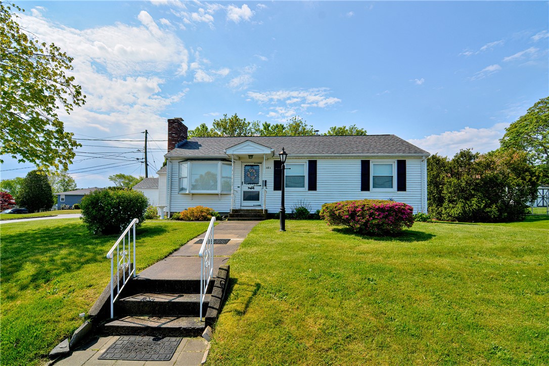 161 Beardsworth Road Tiverton, RI 02878 - Photo 5 of 38