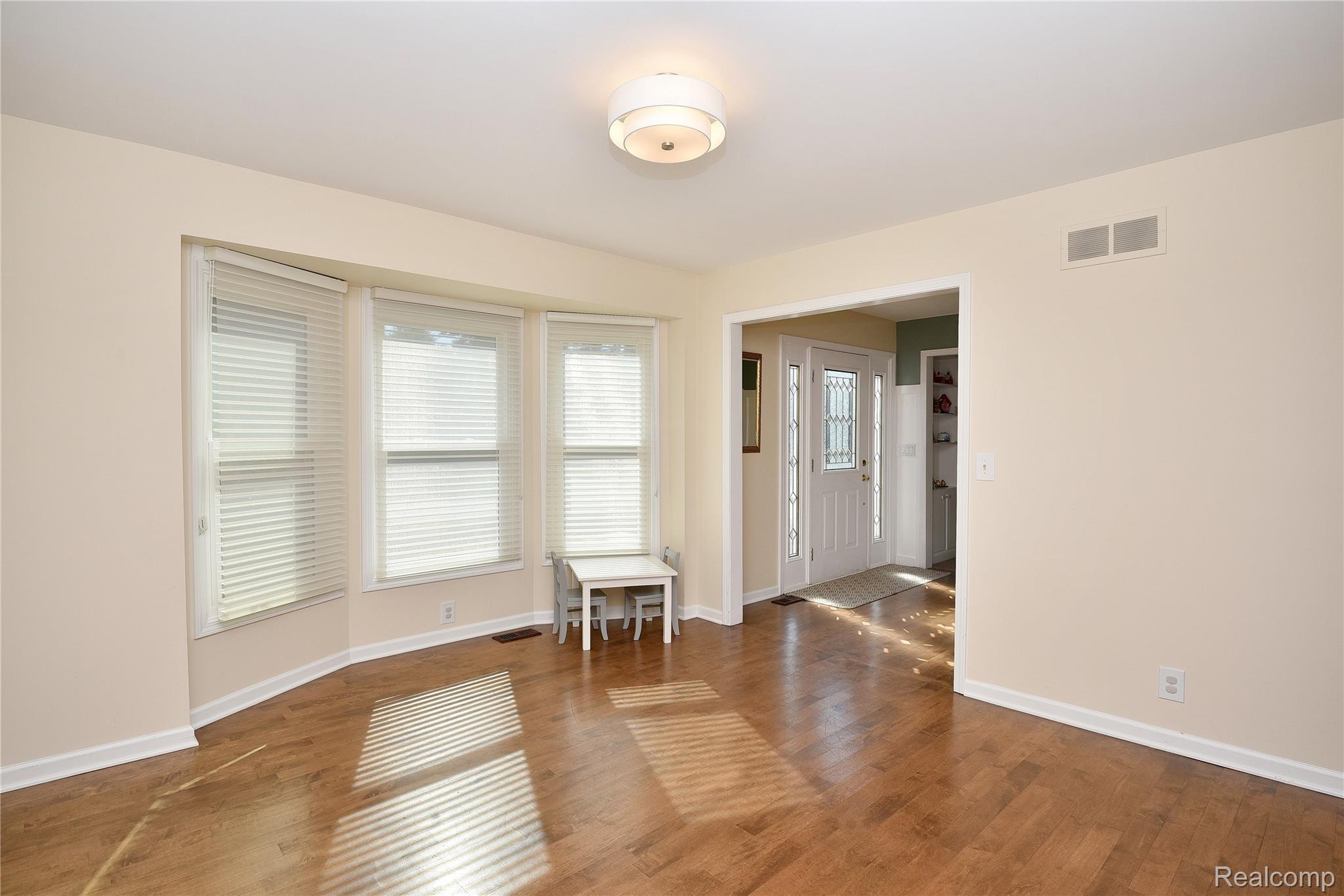 1325 Royal Crescent Street Rochester, MI 48306 - Photo 15 of 43 1325 Royal Crescent_14.JPG