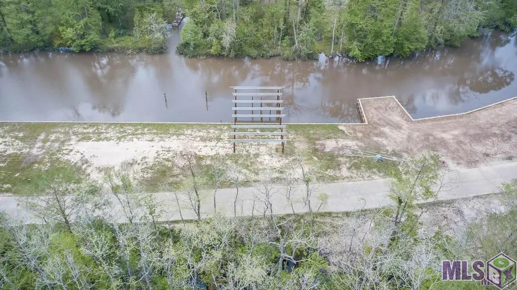 23081 Carter Plantation Drive Springfield, LA 70462 - Photo 5 of 8
