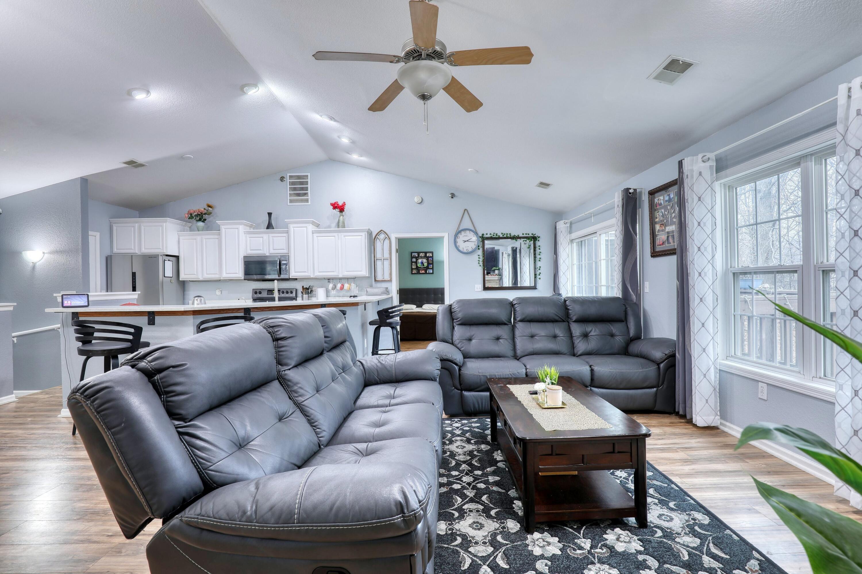 9239 South 54th Street Franklin, WI 53132 - Photo 10 of 28 11