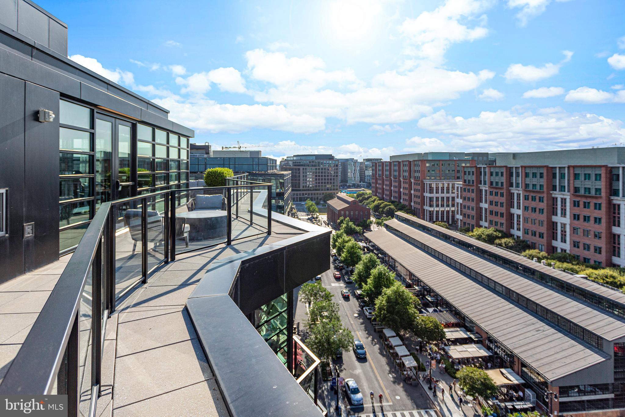 1300 4th Street Southeast, Unit 711 Washington, DC 20003 - Photo 20 of 28 a city view with outdoor seating