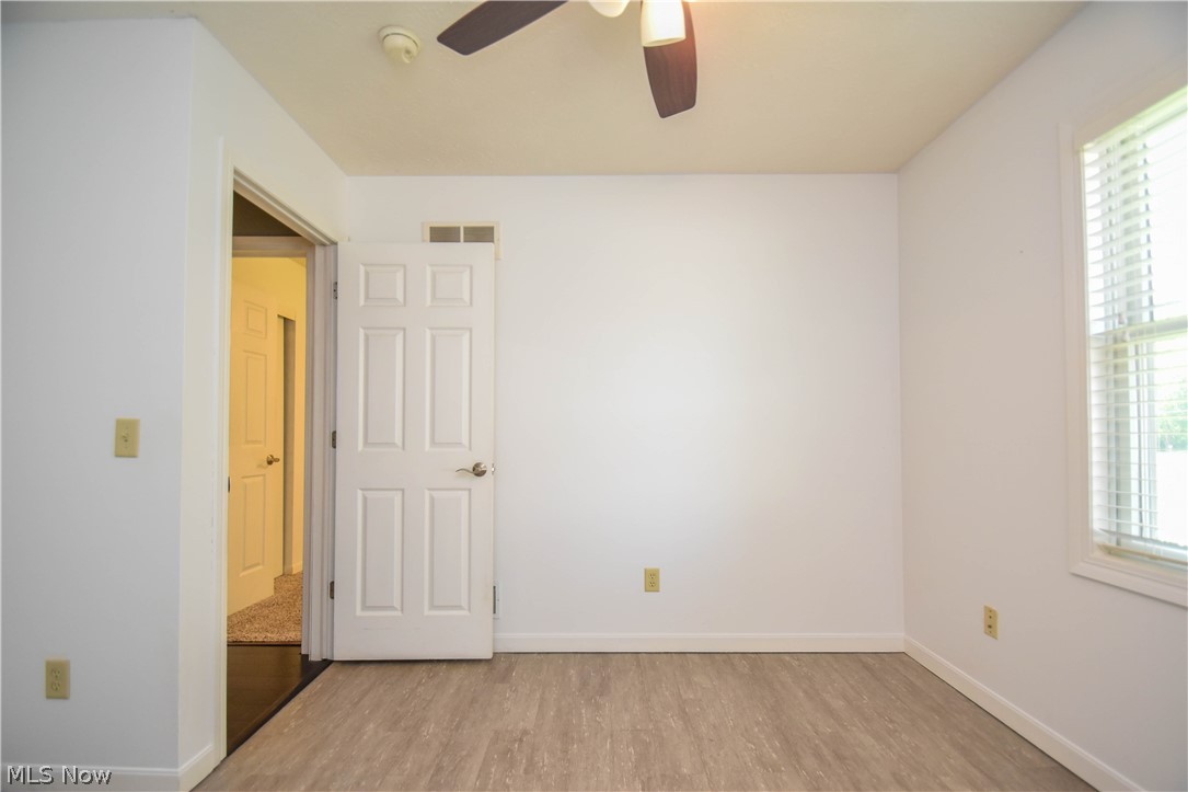 4264 Palmyra Road Southwest Warren, OH 44481 - Photo 21 of 35