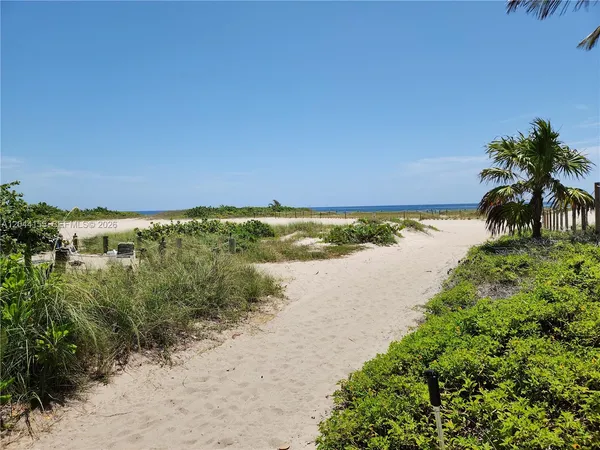 $350,000 | 1009 North Ocean Boulevard, Unit 411, Pompano Beach, FL 33062