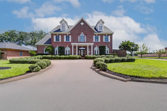 $1,149,999 | 10713 Greenwillow Street, Houston, TX 77035