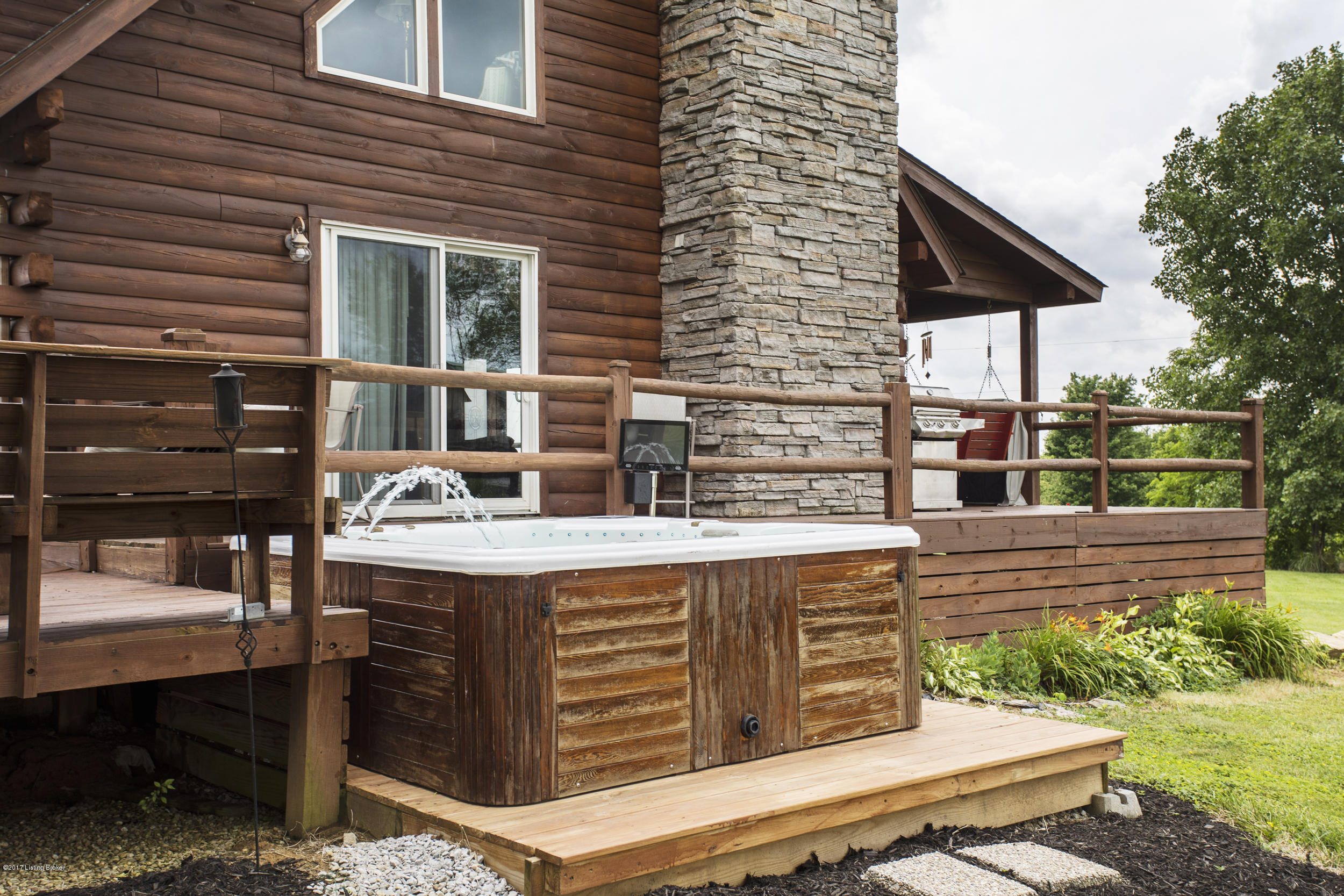 884 Morton Ridge Road Bedford, KY 40006 - Photo 27 of 47 27-hot tub