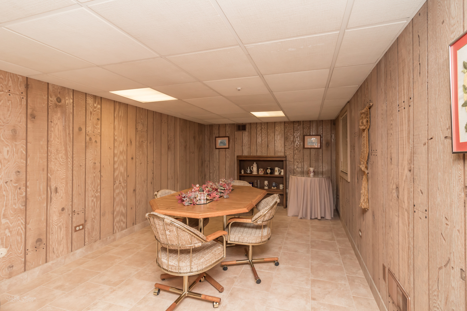 2203 North Ridge Avenue Arlington Heights, IL 60004 - Photo 13 of 23 a dining room with furniture and window
