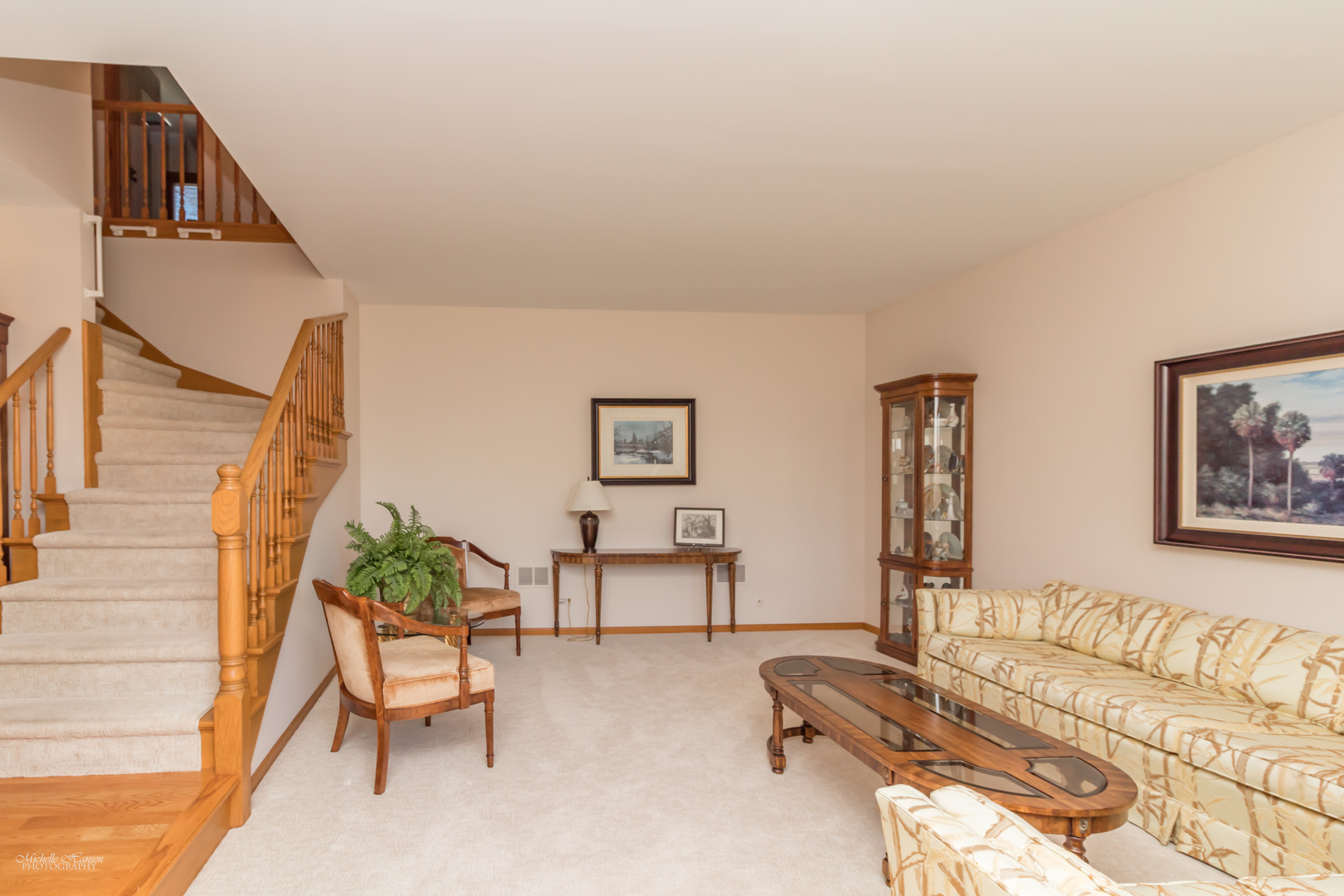 2203 North Ridge Avenue Arlington Heights, IL 60004 - Photo 3 of 23 a living room with furniture and a potted plant