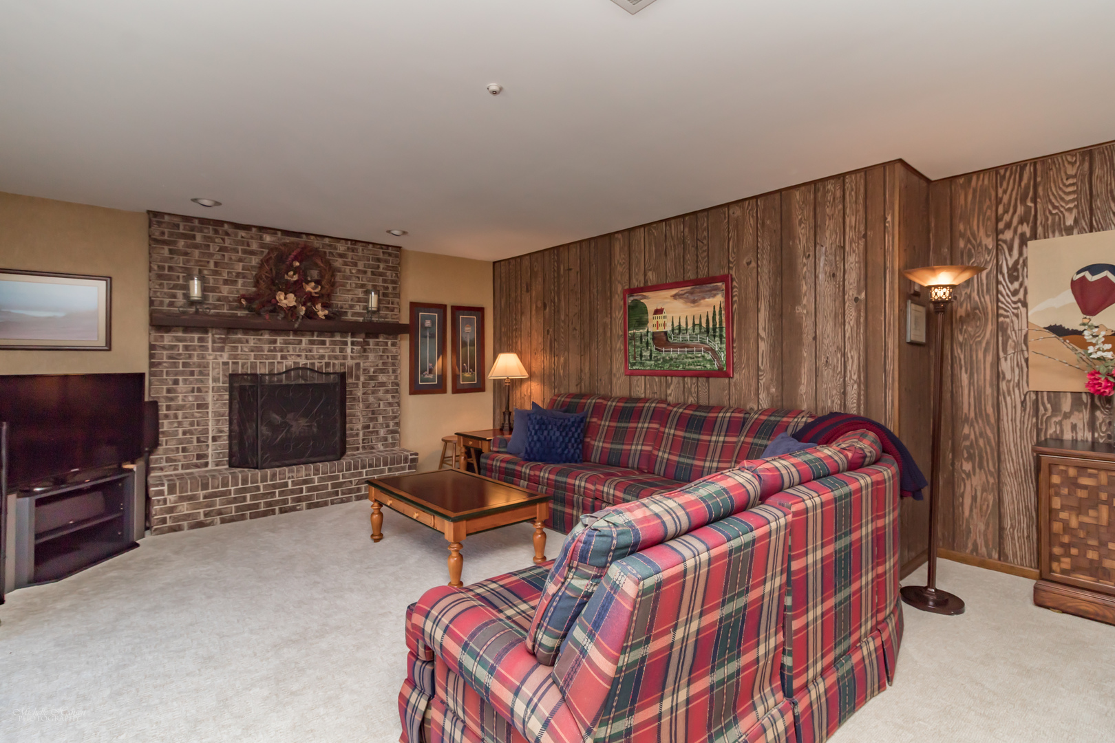 2203 North Ridge Avenue Arlington Heights, IL 60004 - Photo 9 of 23 a bed room with a bed and a fireplace