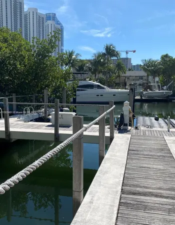 $1,500 | 16400 Collins Avenue, Sunny Isles Beach, FL 33160