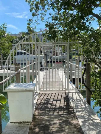 $1,500 | 16400 Collins Avenue, Sunny Isles Beach, FL 33160