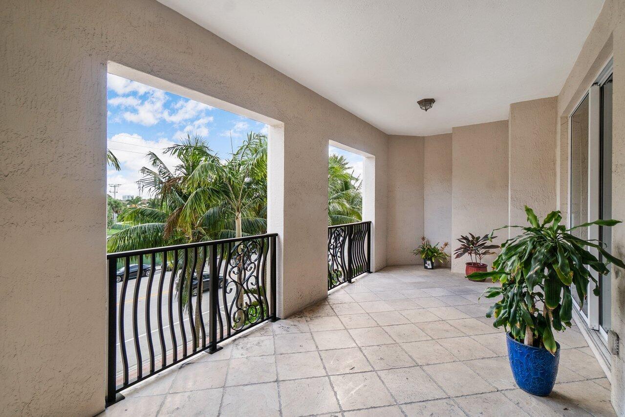1 North Ocean Boulevard, Unit 202 Boca Raton, FL 33432 - Photo 18 of 41 025-1NorthOceanBoulevard-BocaRaton-FL-33