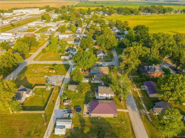 $190,000 | 104 West Pine Street, Orrick, MO 64077