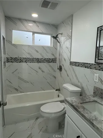 $2,000 | 3536 West 108th Street, Unit 3536 1/4, Inglewood, CA 90303