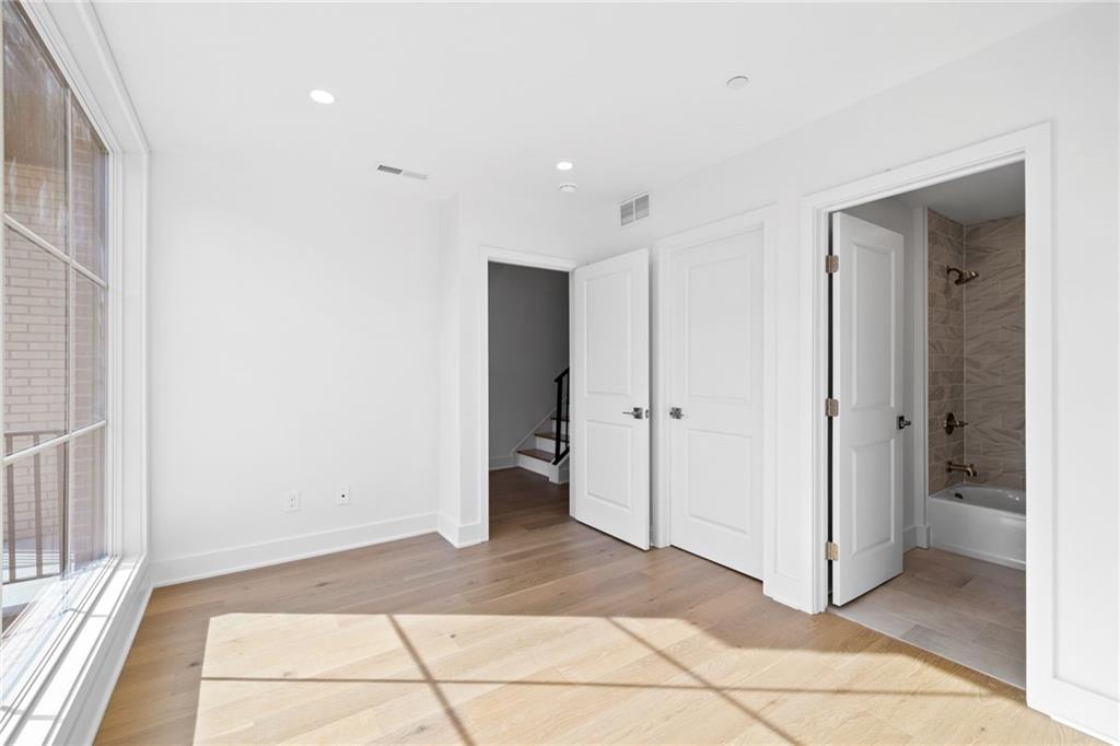 256 44th Street Pittsburgh, PA 15201 - Photo 30 of 45 a view of a hallway to rooms