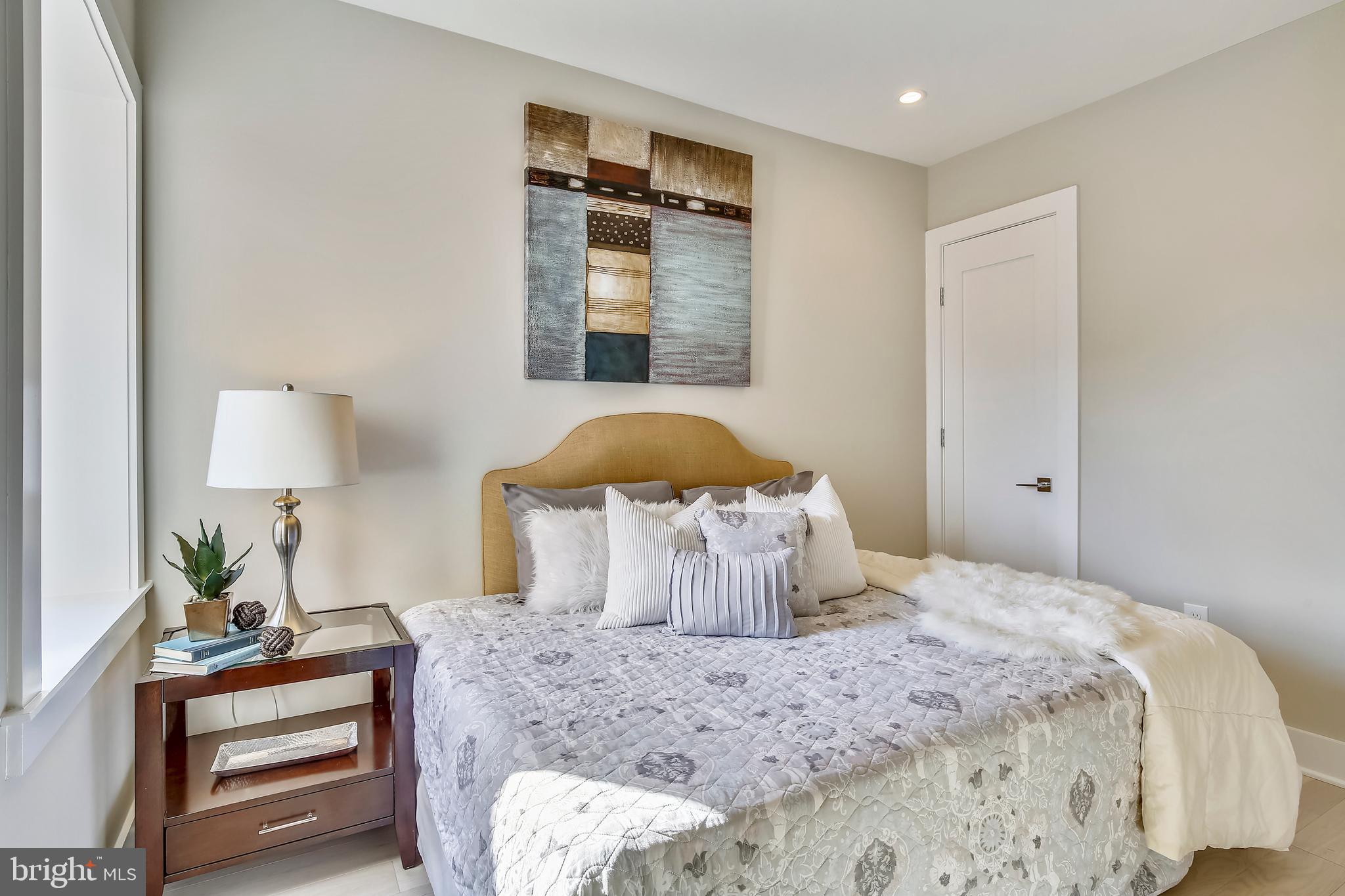 1824 Calvert Street Northwest, Unit 2 Washington, DC 20009 - Photo 21 of 39 Upper Level Bedroom 2