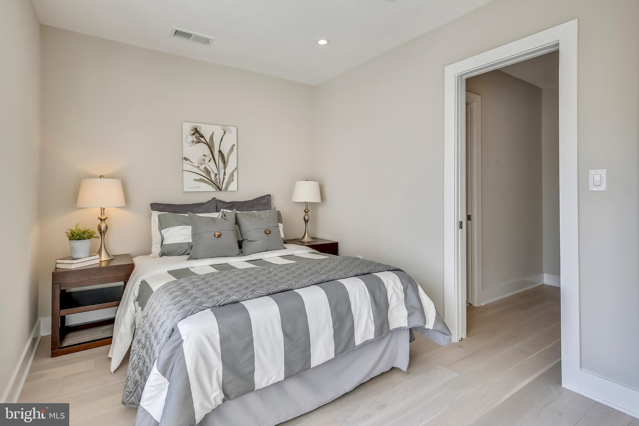 1824 Calvert Street Northwest, Unit 2 Washington, DC 20009 - Photo 24 of 39 Upper Level Bedroom 3