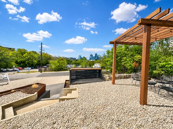 $1,600 | 201 Academy Drive, Unit 104, Austin, TX 78704