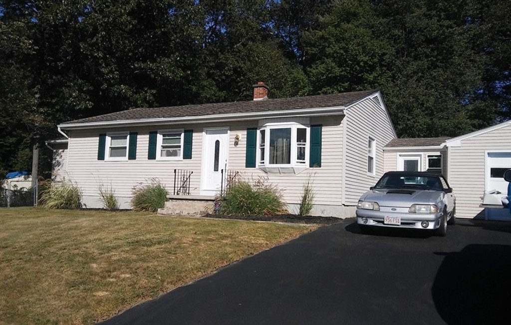 35 Feltham Road Springfield, MA 01118 - Photo 2 of 21 Gallery Image 2