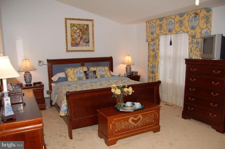 6375 English Ivy Way Springfield, VA 22152 - Photo 15 of 17 Master Bedroom