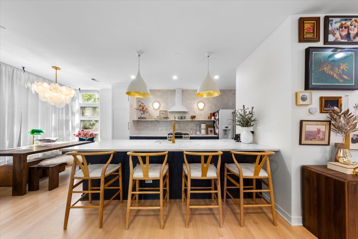 23 North Racine Avenue, Unit 424 Chicago, IL 60607 - Photo 6 of 19