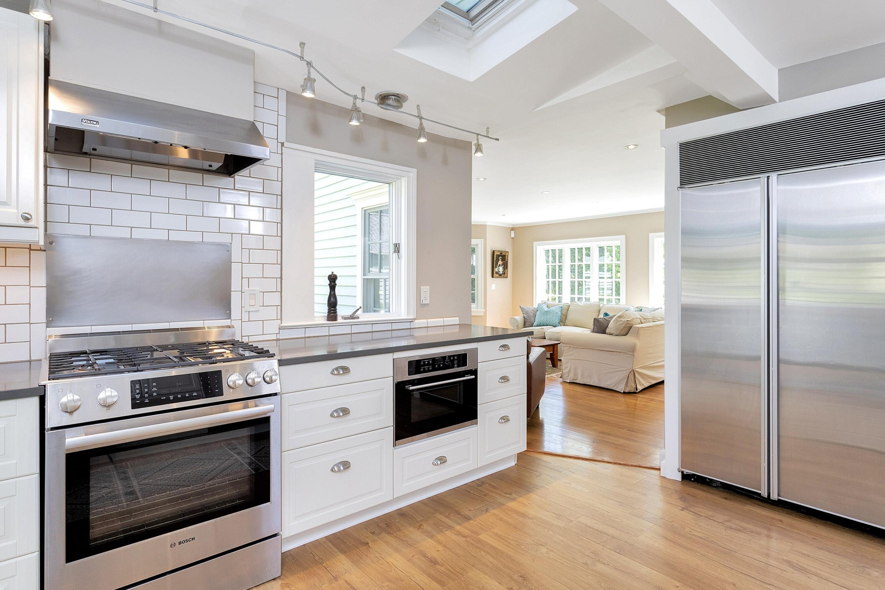 567 Haviland Road Stamford, CT 06903 - Photo 12 of 42 012