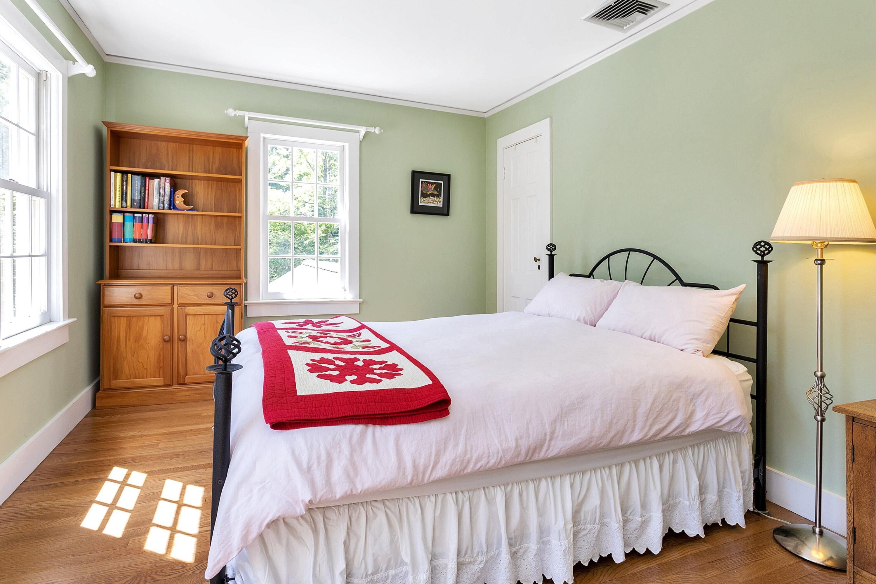 567 Haviland Road Stamford, CT 06903 - Photo 17 of 42 017