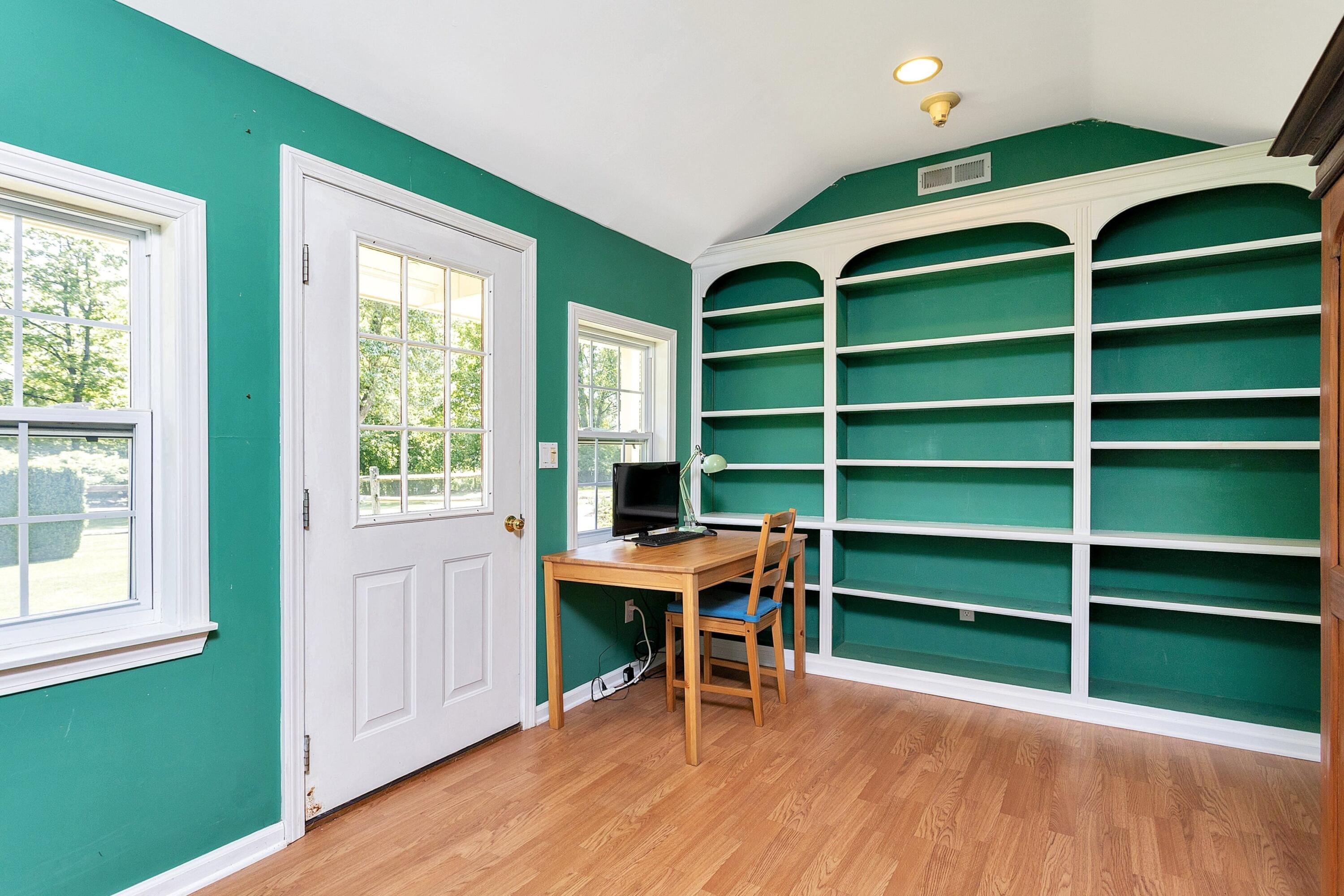 567 Haviland Road Stamford, CT 06903 - Photo 28 of 42 028